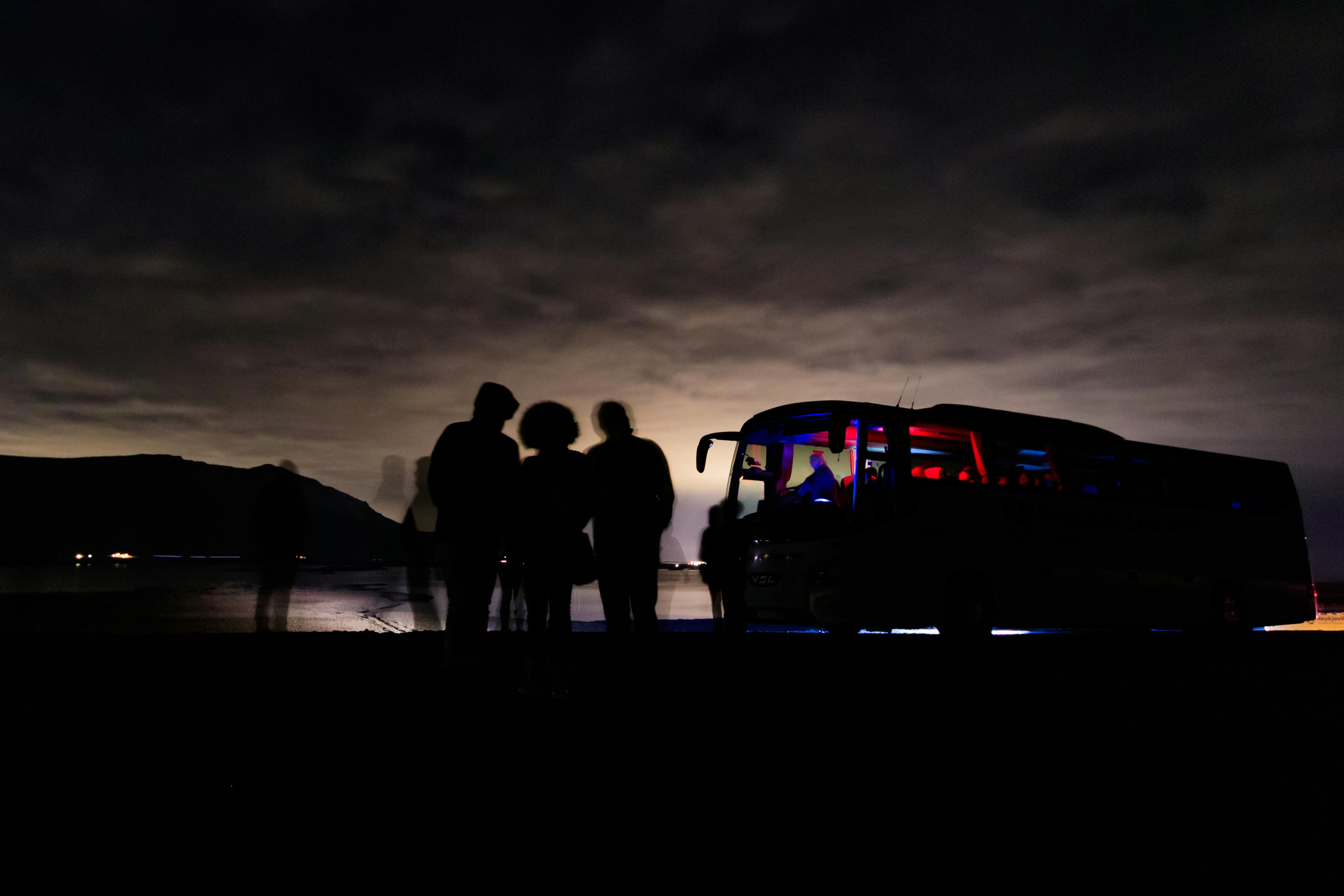 Night Trips by Coach: Safe, Relaxed Travel After Dark