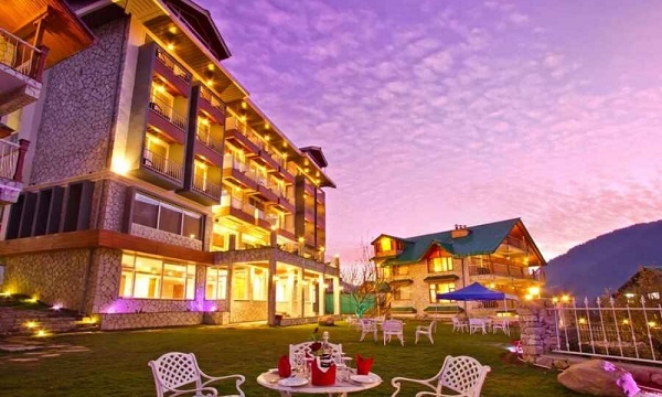 Best Practices for Booking Luxurious Resorts in Manali During Peak Season