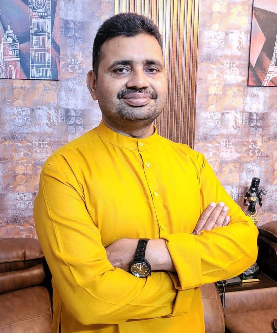 समाज में बिखरते रिश्ते 