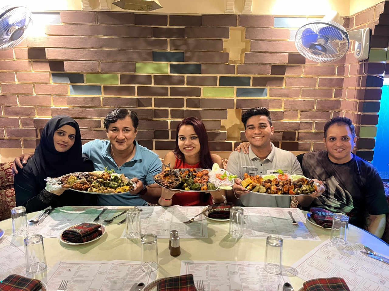 "Shikara Restaurant Makes Waves in Navi Mumbai's Culinary Scene, Prominent Influencers Spotted at Navi Mumbai's Most Popular Restaurant"