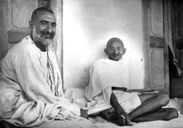 खान अब्दुल ग़फ़्फ़ार खान, उर्फ़ बचा खान, जिन्हें सीमांत गांधी भी कहा जाता था।