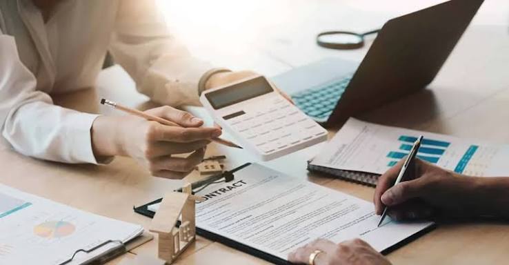 How to Stay Compliant Running a Service Business in UAQ?