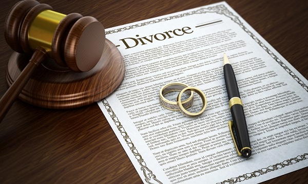 Top 5 Mistakes to Avoid While Working with Divorce Lawyers