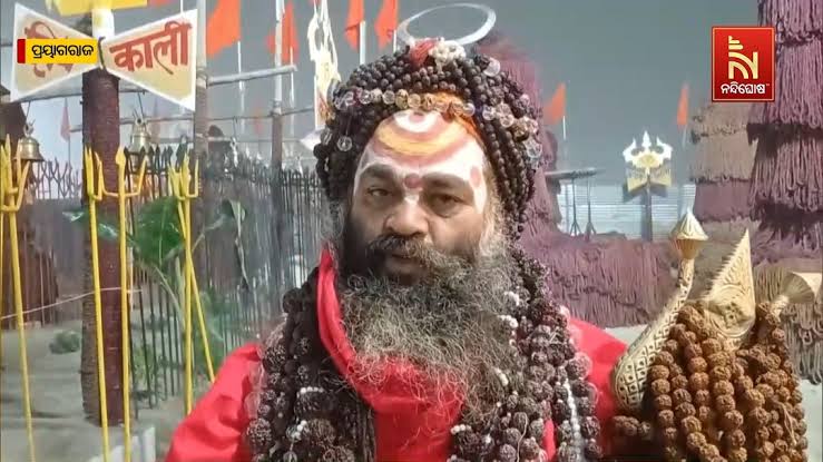 କୁମ୍ଭମେଳାରେ ଅଜବ ବାବା 