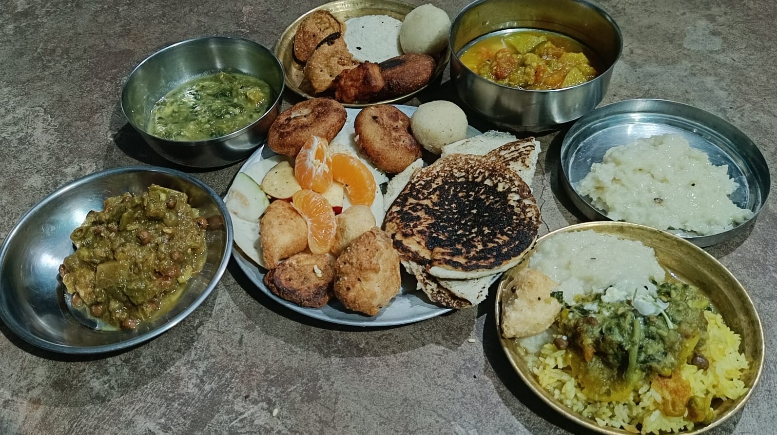 ଜେଜେମାଆର ତେରେଛା ଚାହାଣୀ ଆଉ ଜେଜେବାପାଙ୍କ ପୁରାଣ ତର୍ଜମା