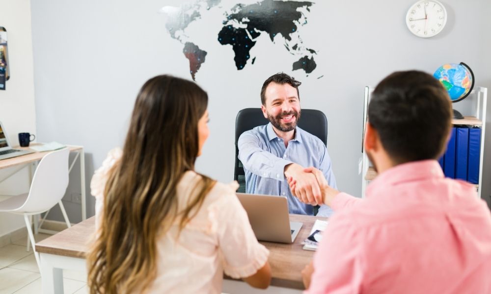 Top 10 Benefits of Booking Trips Through a Professional Travel Agency