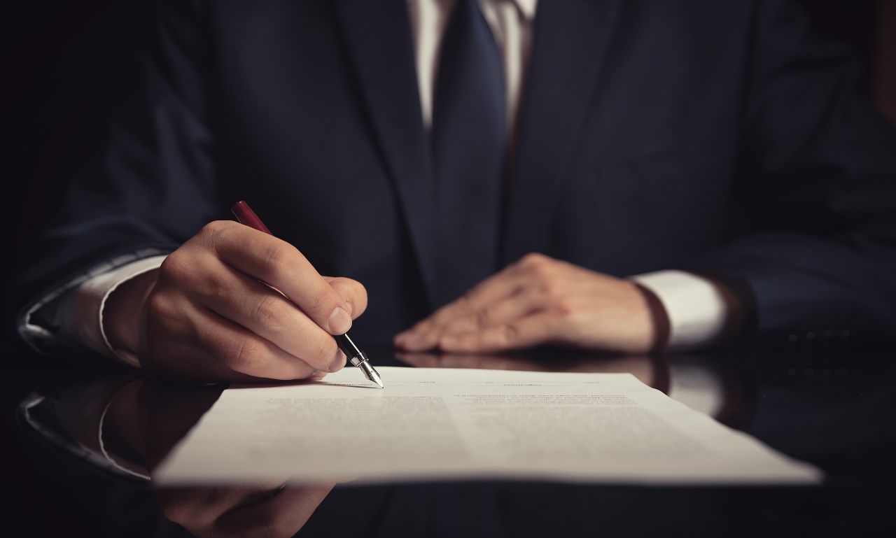 The Ultimate Guide to Hiring a Criminal Defense Lawyer in Dhaka