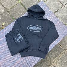 The Corteiz tracksuit is arguably the logo