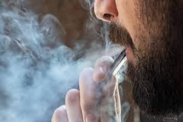 नशे की लत से पीड़ित हुई युवा पीढ़ी, भविष्य की चिंता युवाओं में नही।