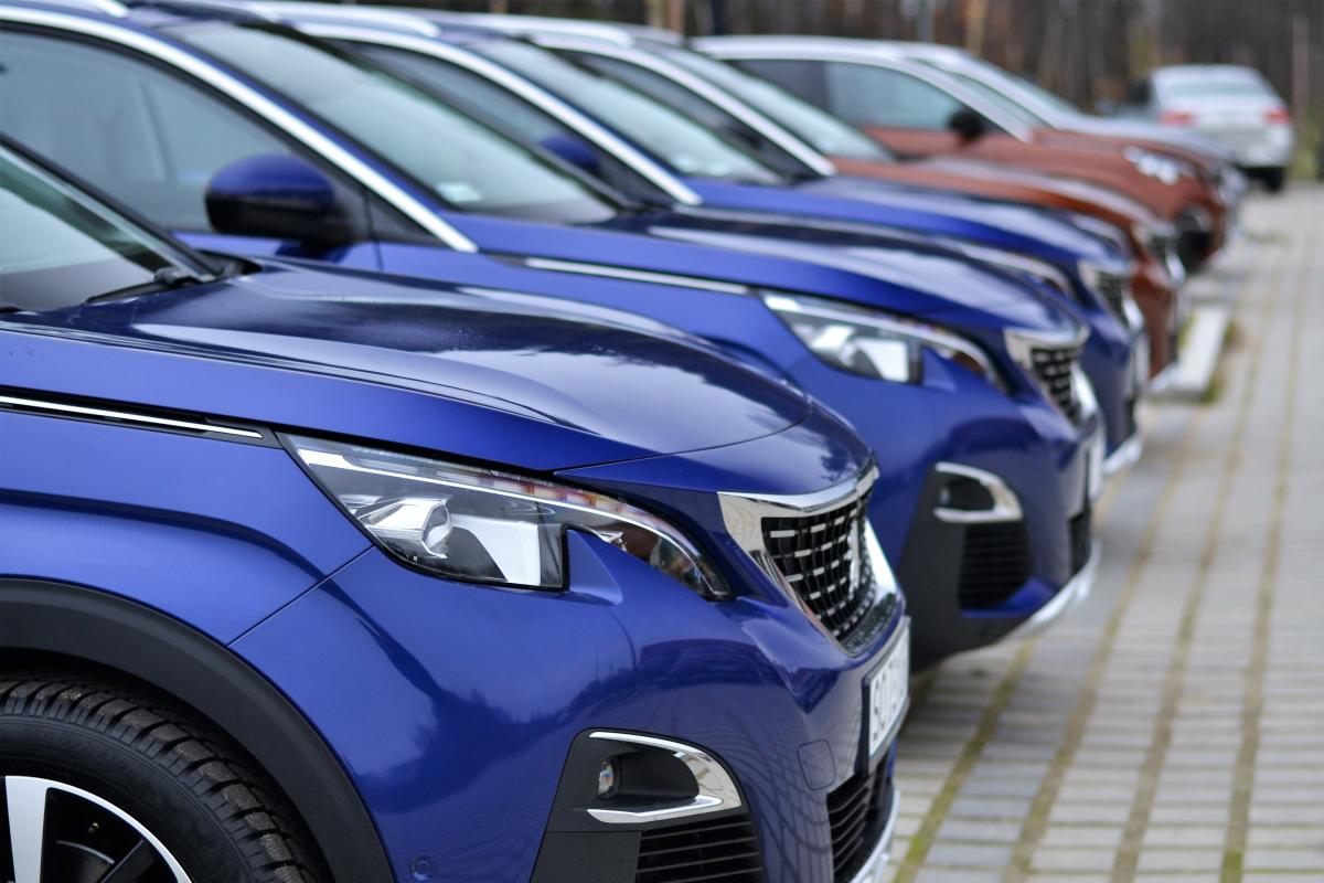 A Complete Guide to Renting a Car in Dubai: What You Need to Know