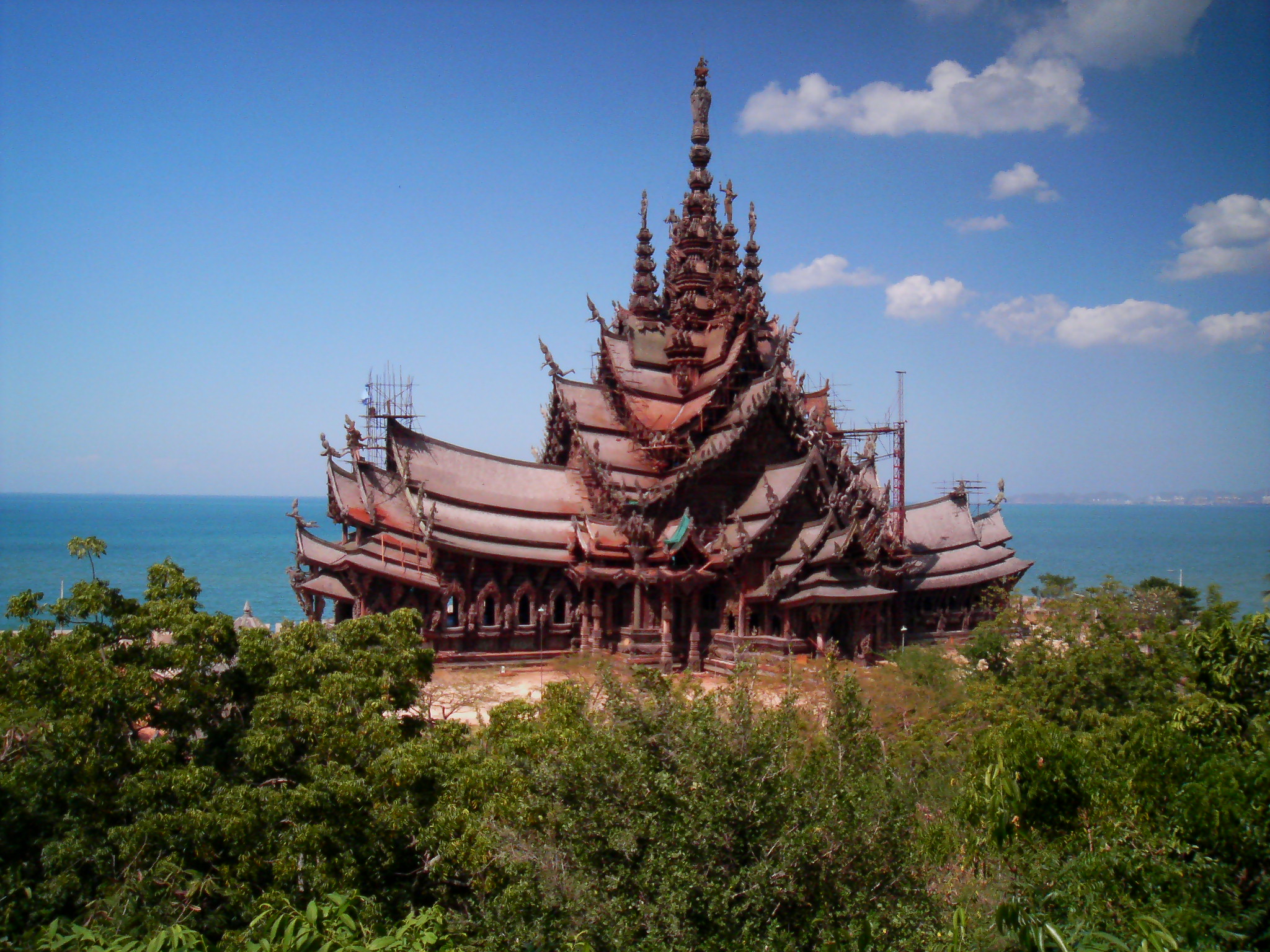 What Is Alcazar Show in Pattaya? Everything You Need to Know