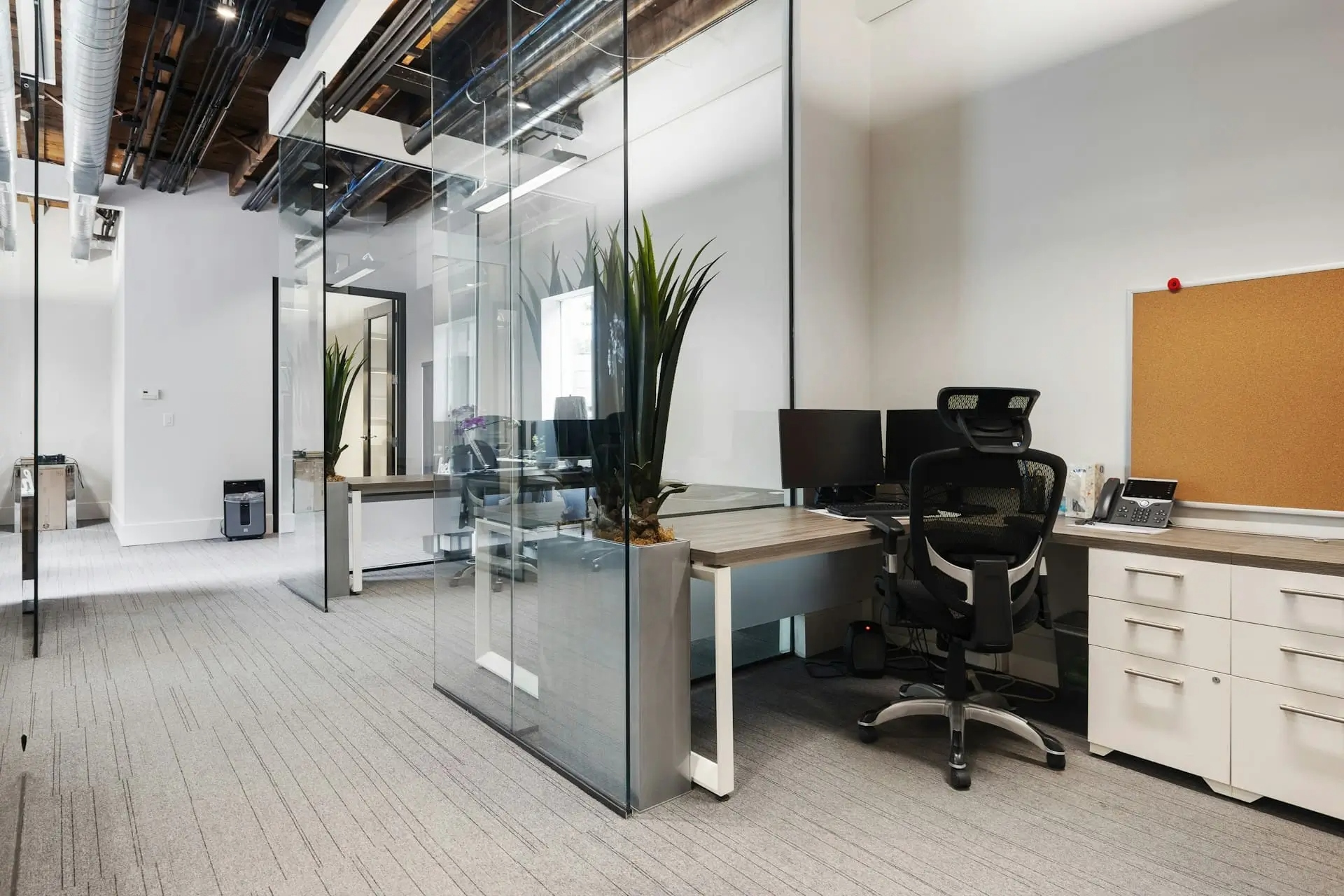 Offices in Lahore: Finding the Right Commercial Space in Gulberg