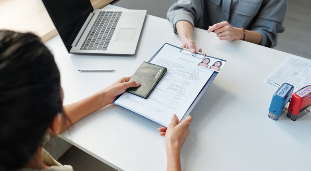 Complete Guide to Working With US Immigration Consultants