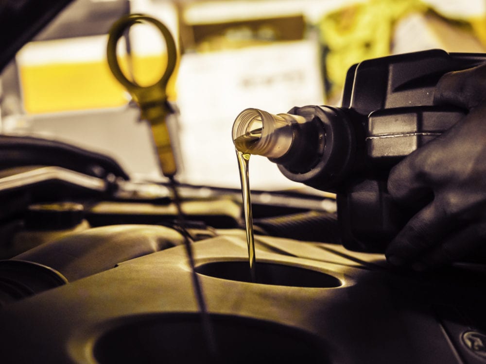 The Advantages of Using Fully Synthetic Oil for a Motorcycle