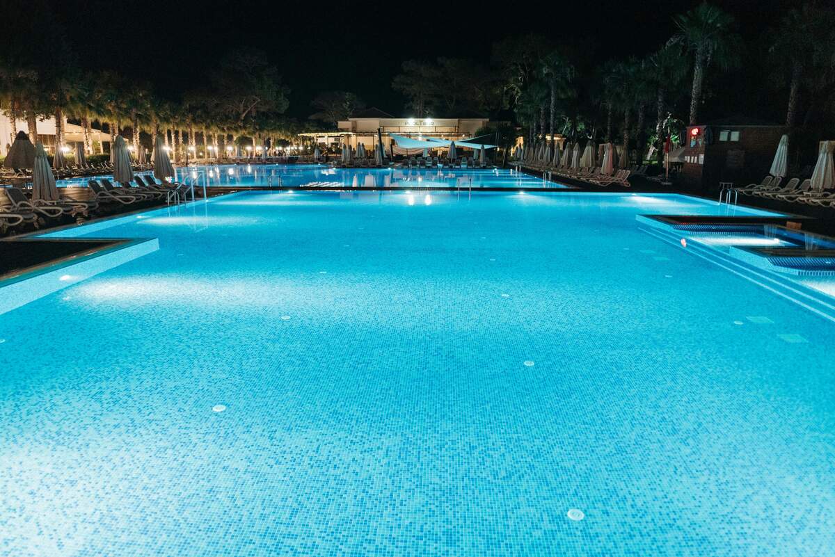 Is a Custom Swimming Pool Right for Your Home? Here’s How to Decide