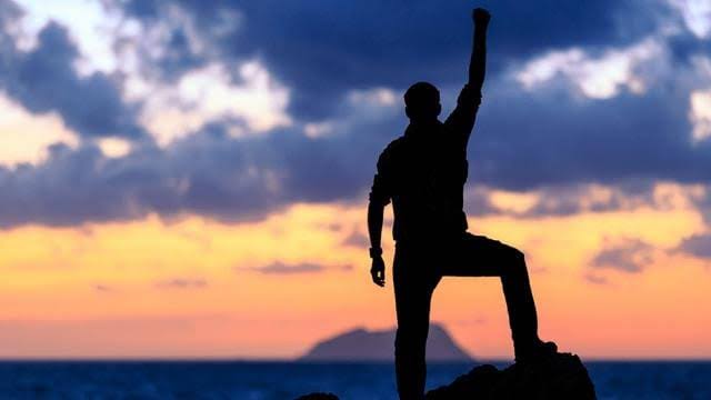 "सफलता का मंत्र: लक्ष्य पर फोकस करें और लोगों की बातों को नजरअंदाज करें"