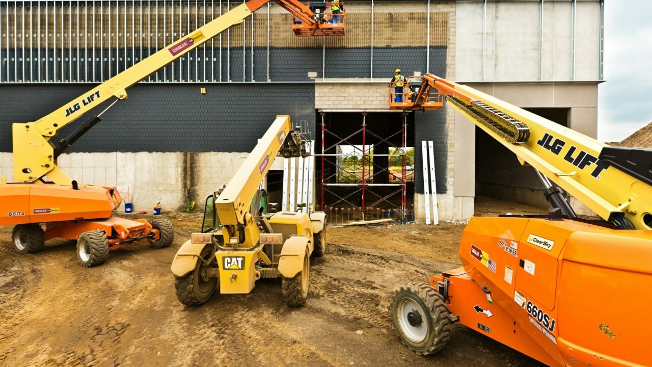 Why Manlift Rentals Are Supporting Saudi Arabia’s Elevated Construction Boom